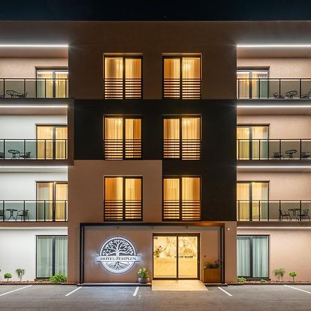 Hotel Zemplen Михаловце Екстериор снимка
