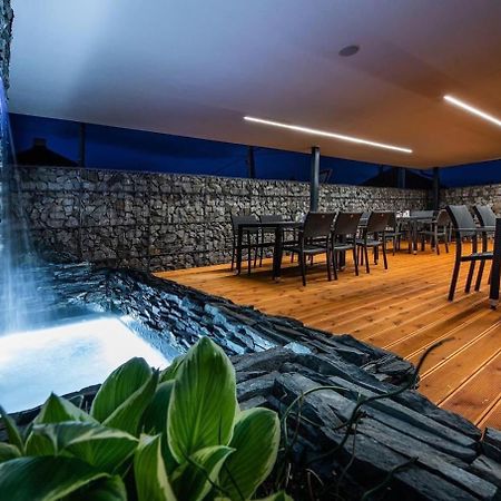 Hotel Zemplen Михаловце Екстериор снимка