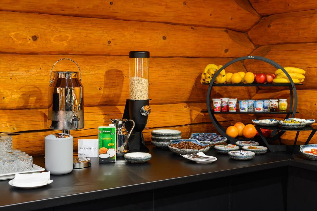 Hotel Zemplen Михаловце Екстериор снимка