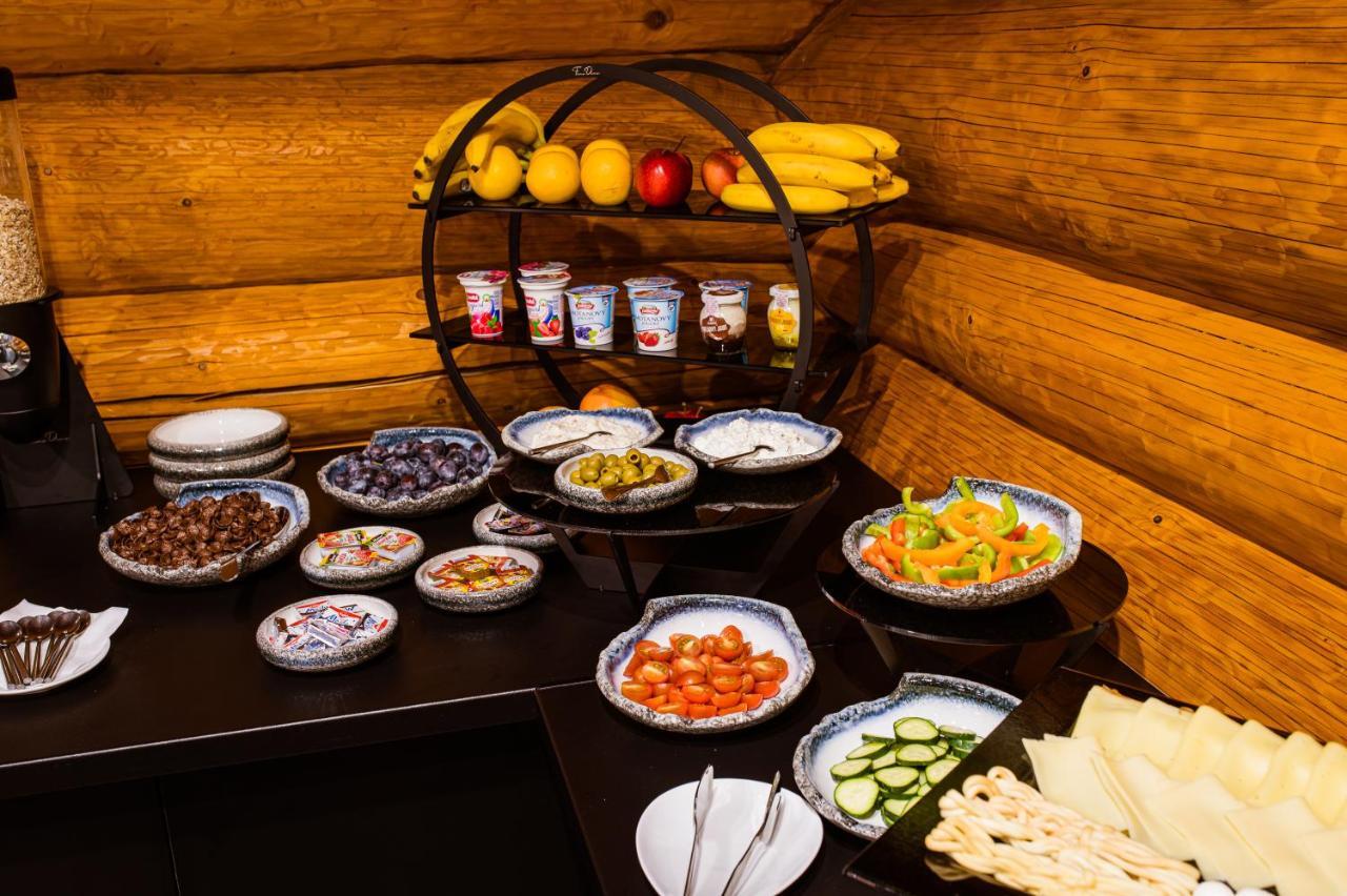 Hotel Zemplen Михаловце Екстериор снимка