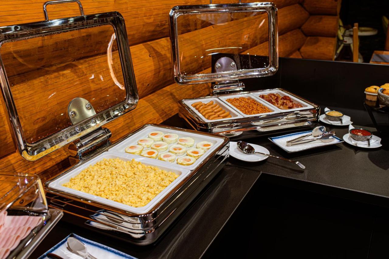 Hotel Zemplen Михаловце Екстериор снимка