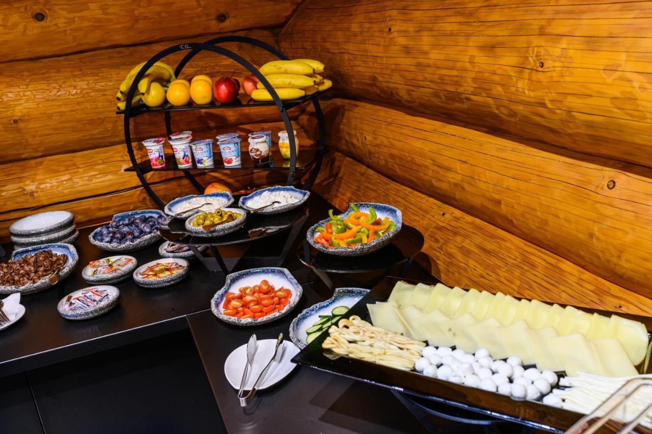 Hotel Zemplen Михаловце Екстериор снимка