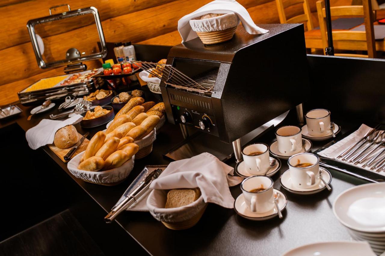 Hotel Zemplen Михаловце Екстериор снимка