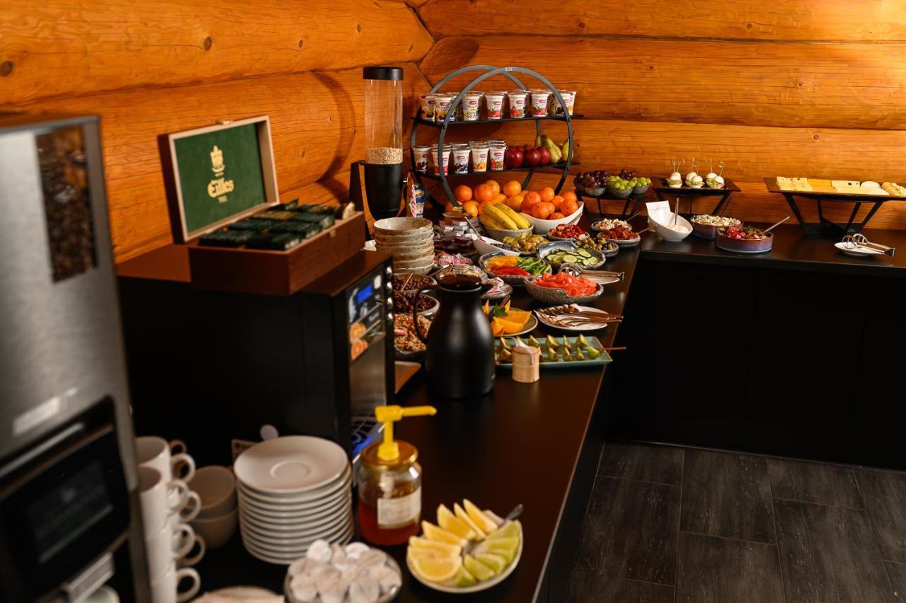 Hotel Zemplen Михаловце Екстериор снимка