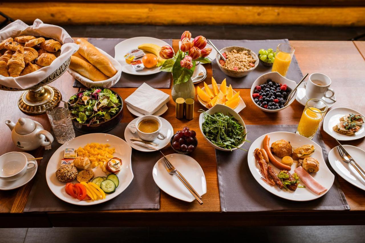 Hotel Zemplen Михаловце Екстериор снимка