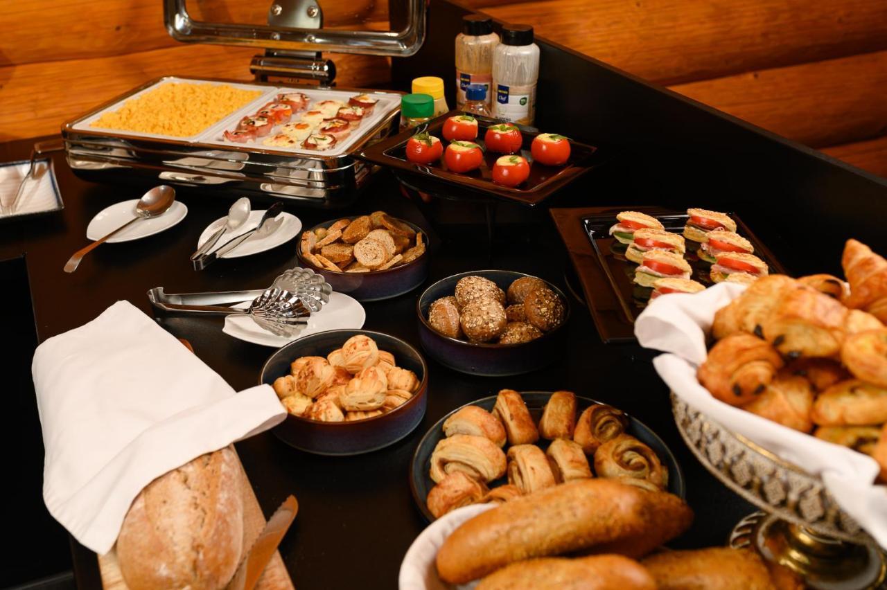 Hotel Zemplen Михаловце Екстериор снимка